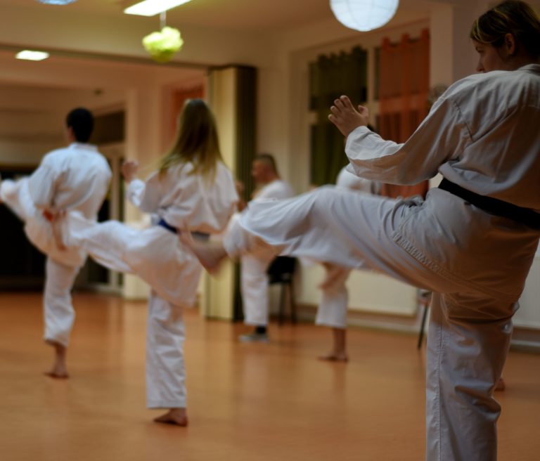 sensei_zsuzsa_szandi_mae